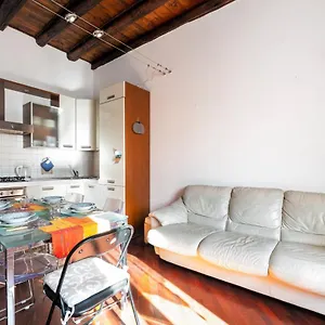 Apartment Porta Romana & Bocconi Cosy, Milan