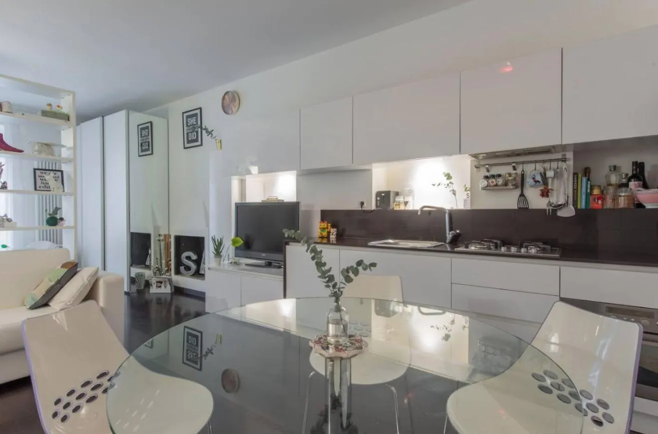 Lovely Apartment In The Heart Of Milano 0*,  Italien